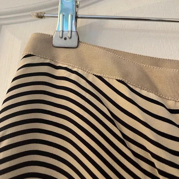 Tory Burch Silk Ruffle Skirt, Sz 6 - Picture 7 of 8